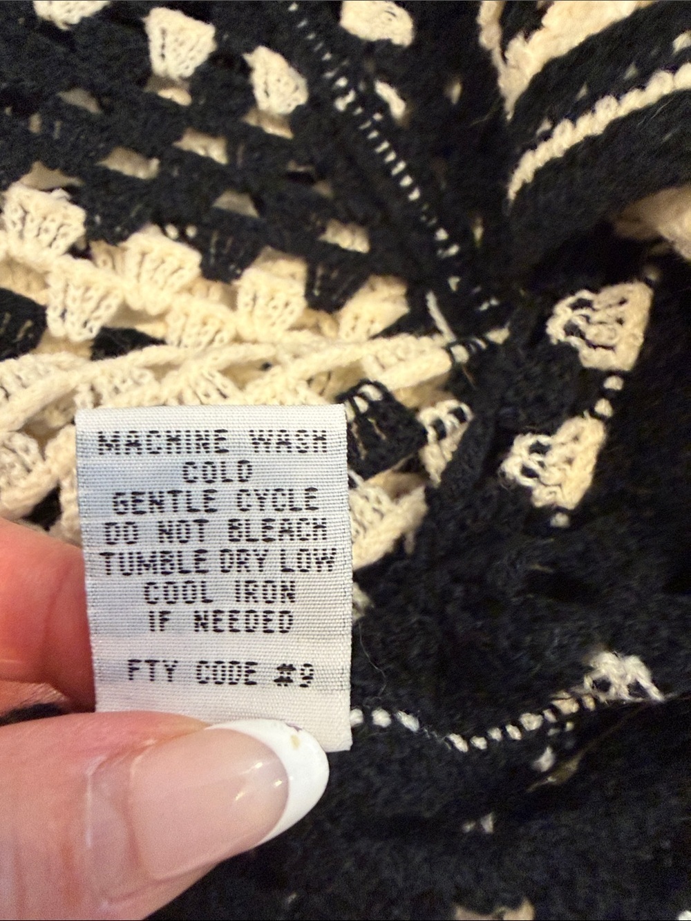 NWOT REBELLION Black & Beige Crocheted V-Neck Tank - Picture 7 of 7